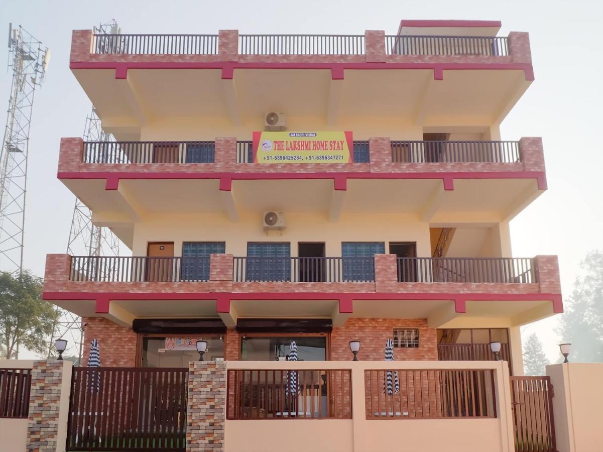 Oyo 84661 Lakshmi Home Stay Jhājra Exterior foto