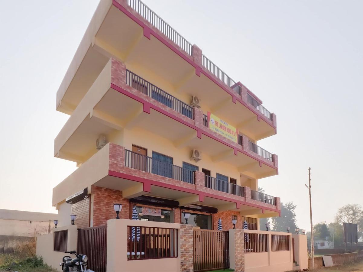 Oyo 84661 Lakshmi Home Stay Jhājra Exterior foto